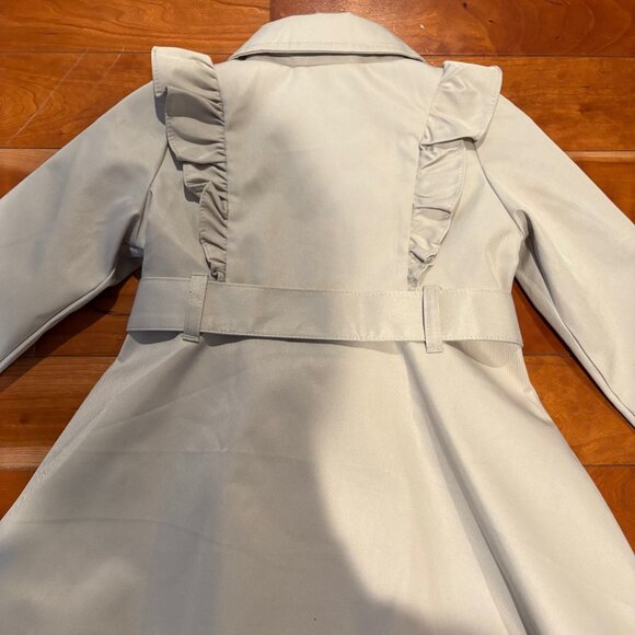 Girl's Tahari Ruffled Trench Coat Jacket 3T - Picture 4 of 5